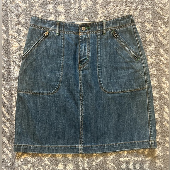 Eddie Bauer Denim Skirt with Pocket Details size 4 100% cotton (E128) - Picture 1 of 5